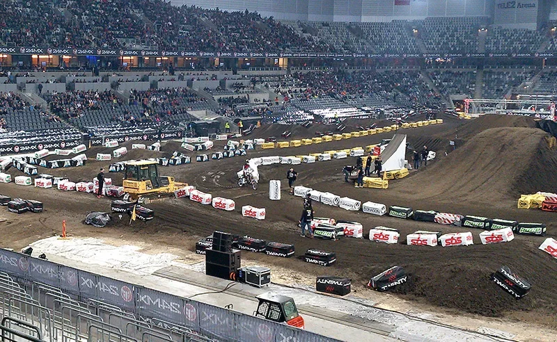 Friends Arena supercross – sandmassor schaktade av Hedmans Schakt